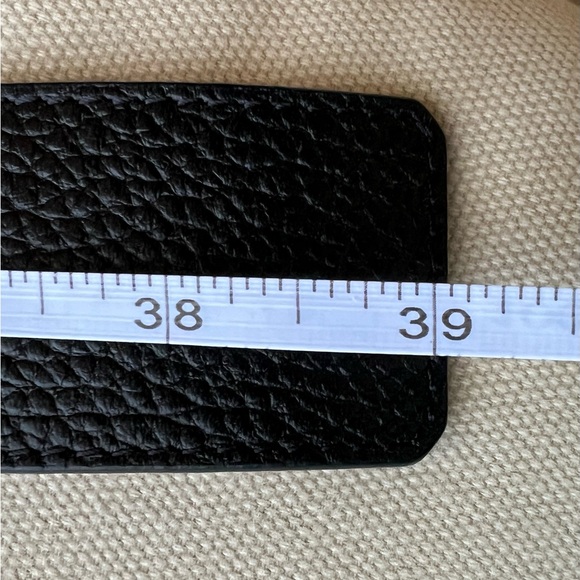 Authentic LV Initials 40MM Reversible Belt - Picture 10 of 11